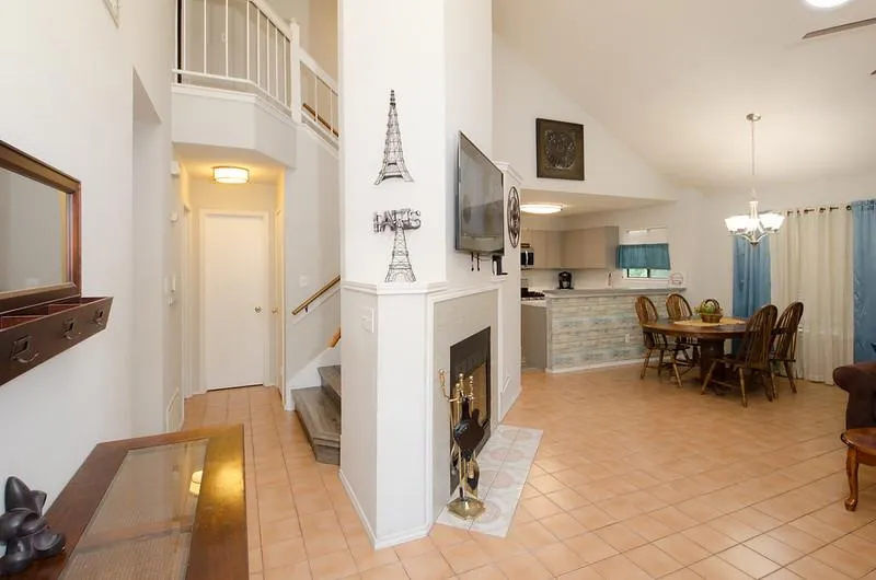 Photo 3 of 2112 WATERWAY BND