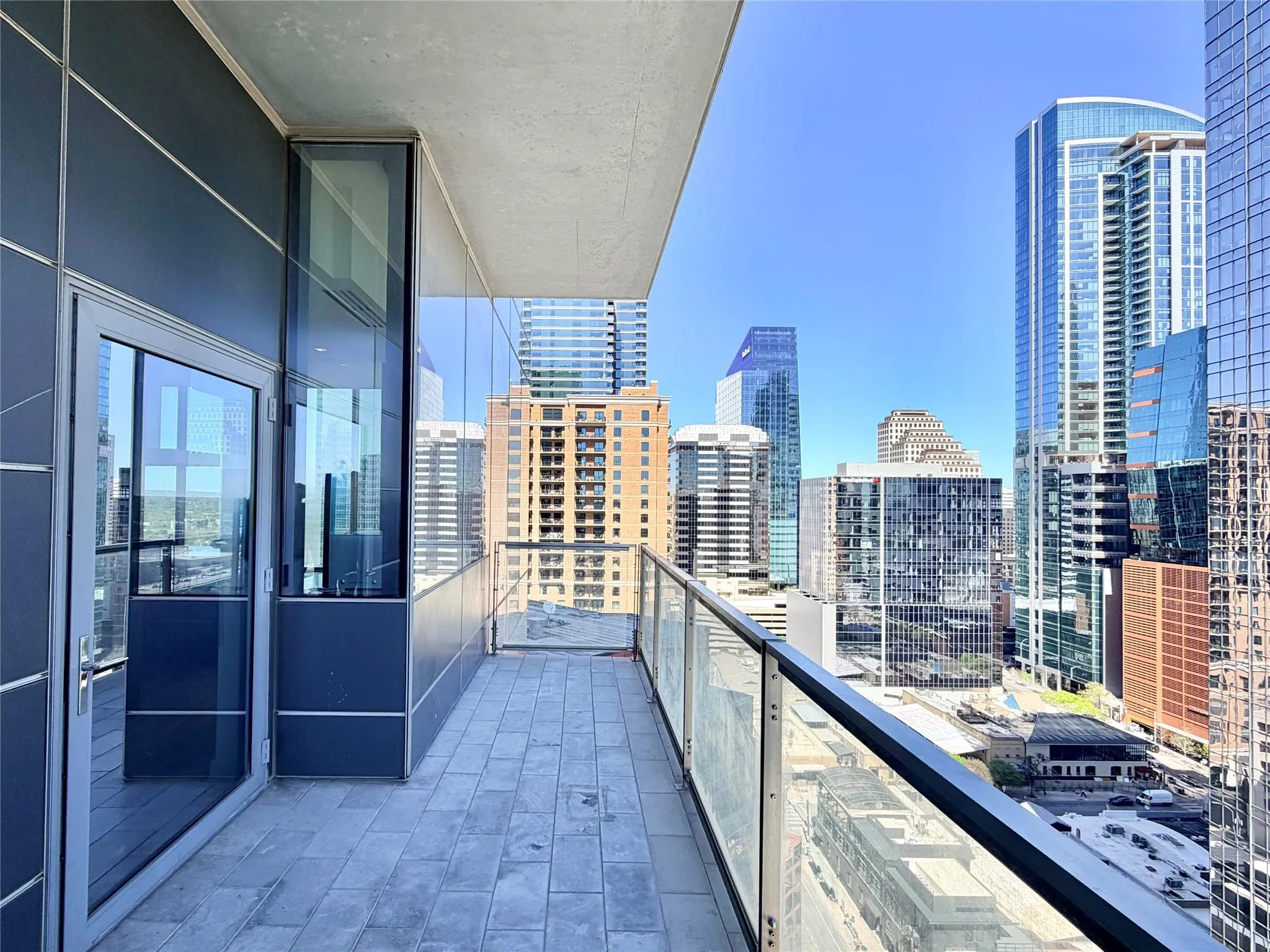 Photo 3 of 210 LAVACA ST #1912