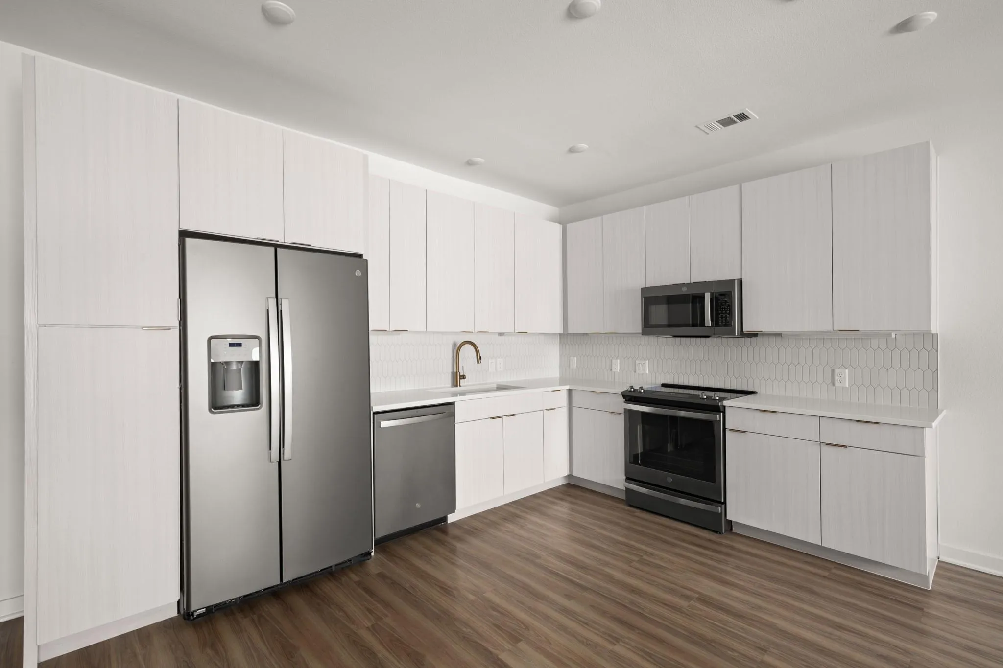 Photo 5 of 4802 S CONGRESS AVE #213