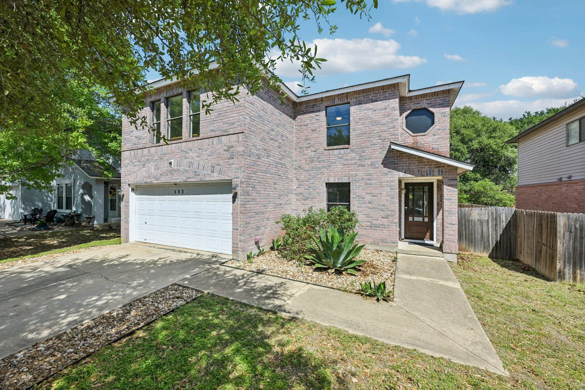 Photo 2 of 502 WOODFORD DR