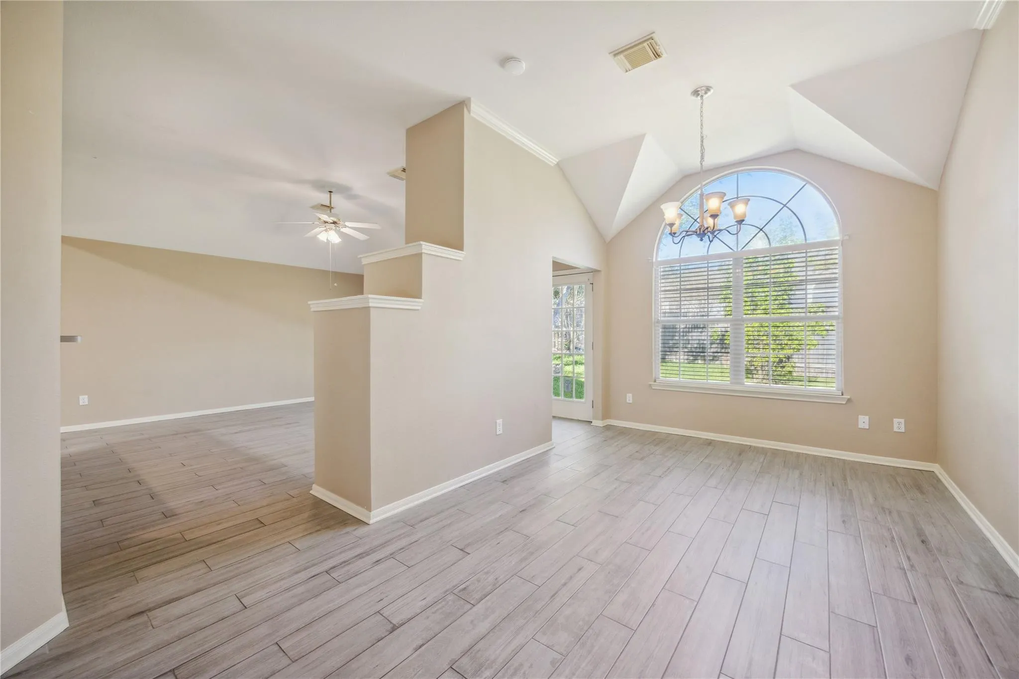 Photo 4 of 9120 FAINWOOD LN
