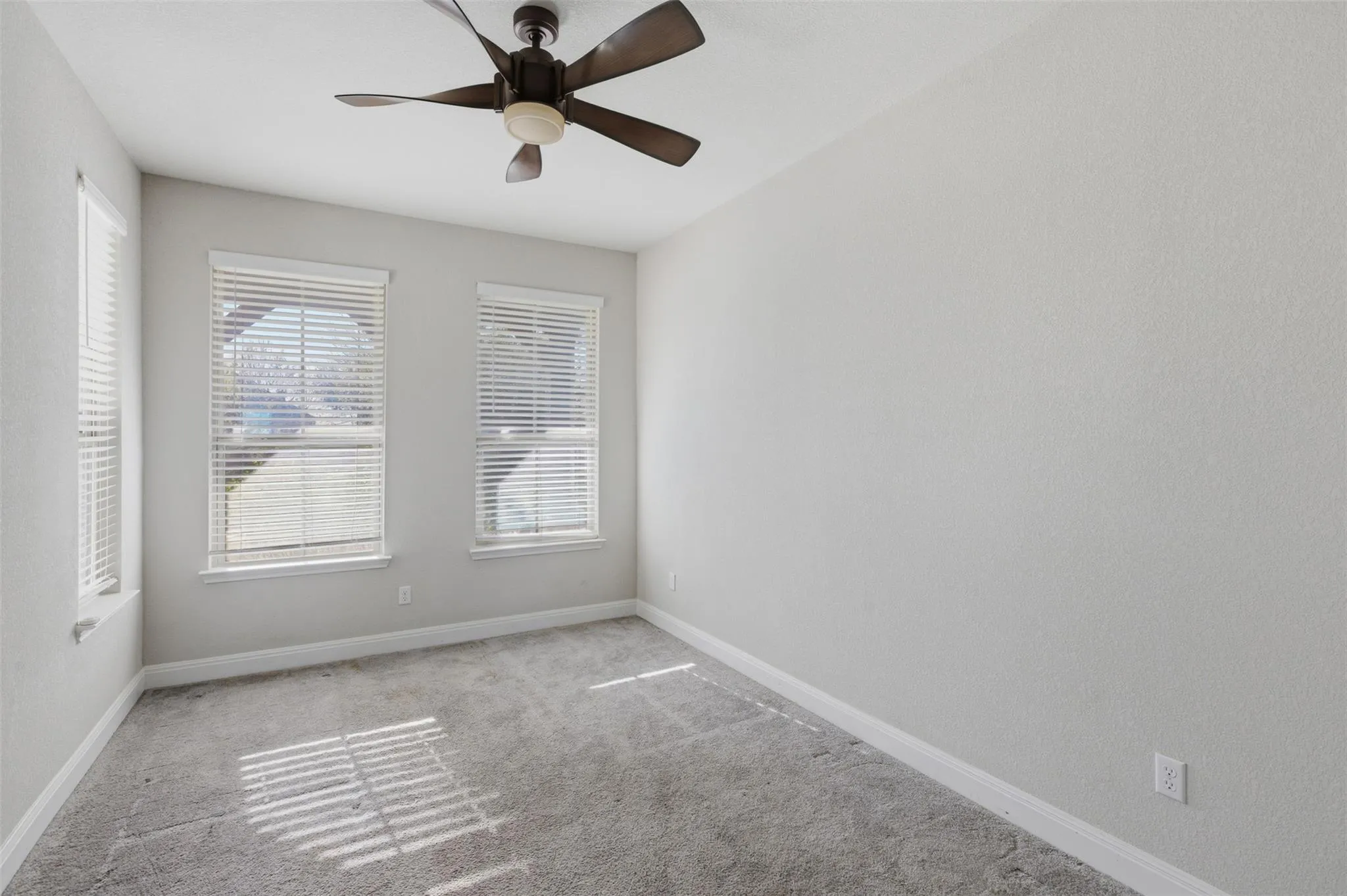 Photo 4 of 504 ANDELE WAY