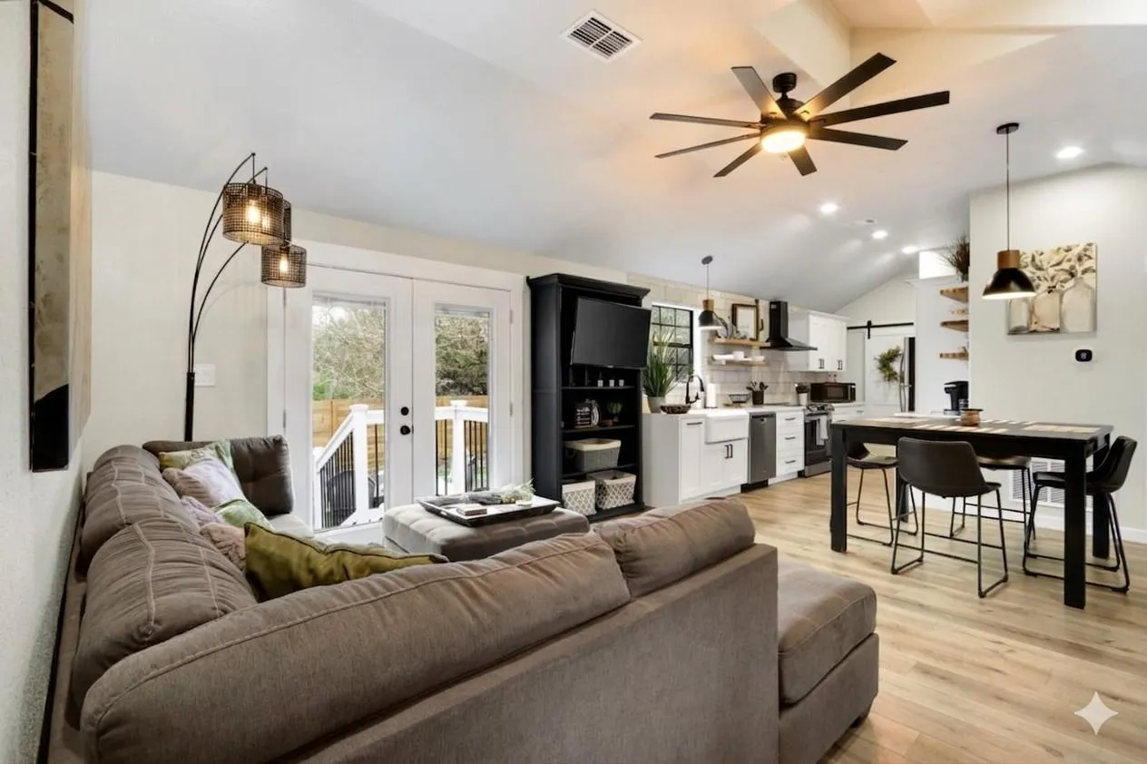 Photo 3 of 106 CHAPPARAL CIR