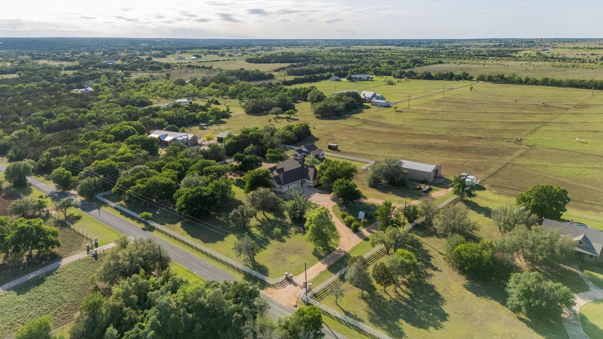 Photo of 134 CREEKSIDE DR, Liberty Hill, TX, 78642