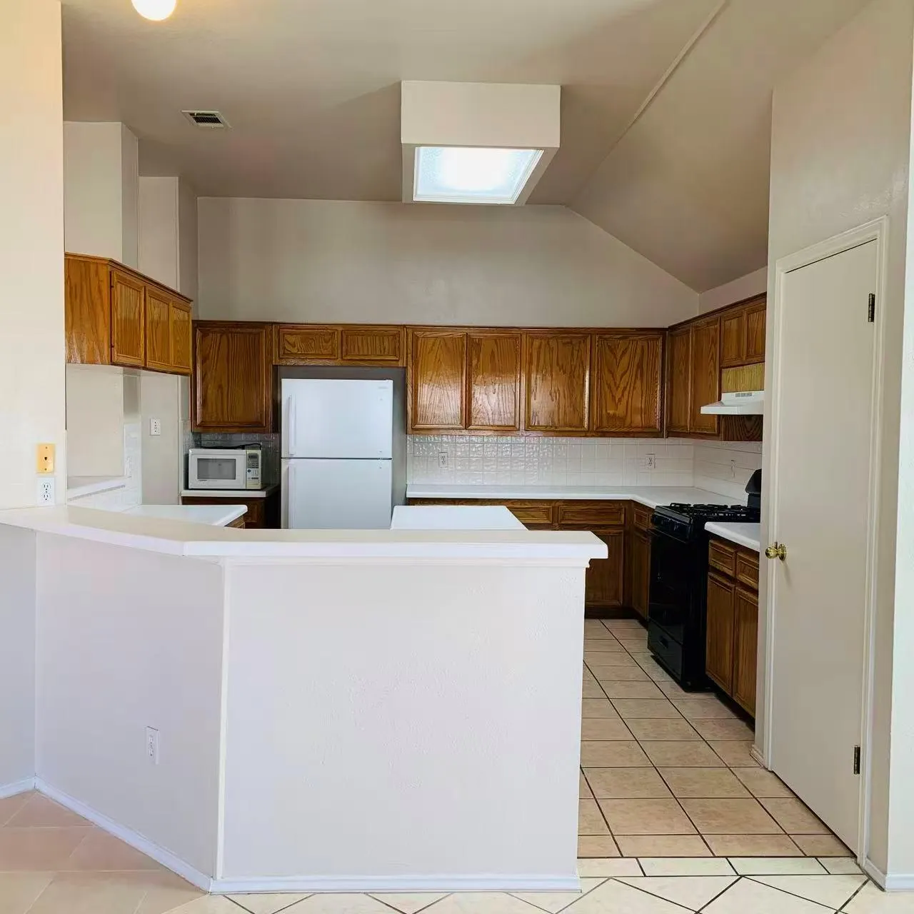 Photo 4 of 1114 BLUE FOX DR