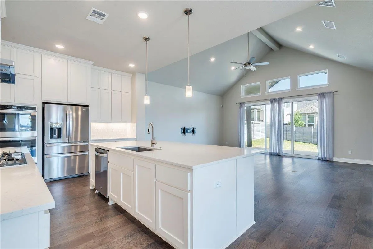 Photo 4 of 1533 JAY WOLF DR