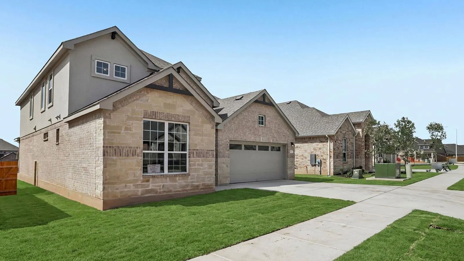 Photo 4 of 417 EAGLE CANYON DR