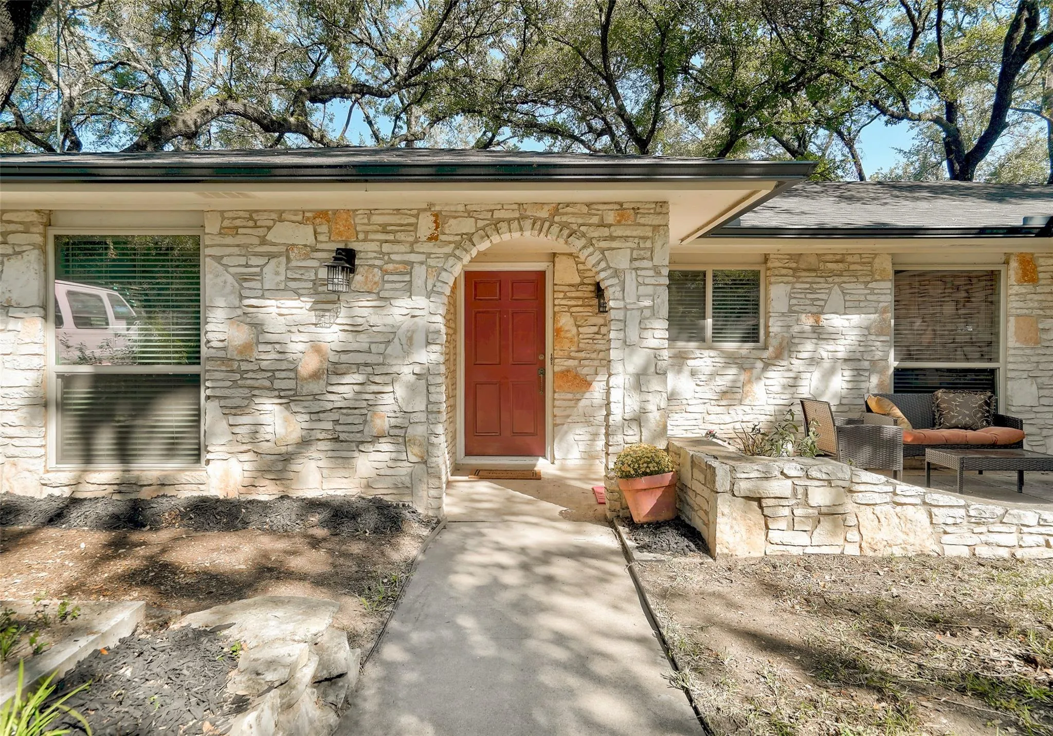 Photo 3 of 1105 N RIVIERA CIR