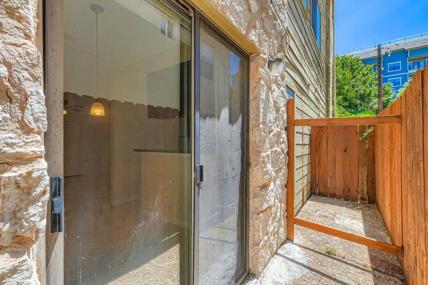 Photo 5 of 708 GRAHAM PL #101