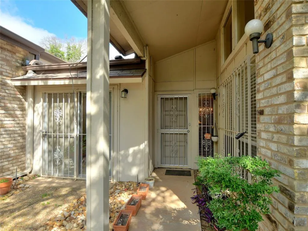 Photo 5 of 7919 RIDGELINE DR N
