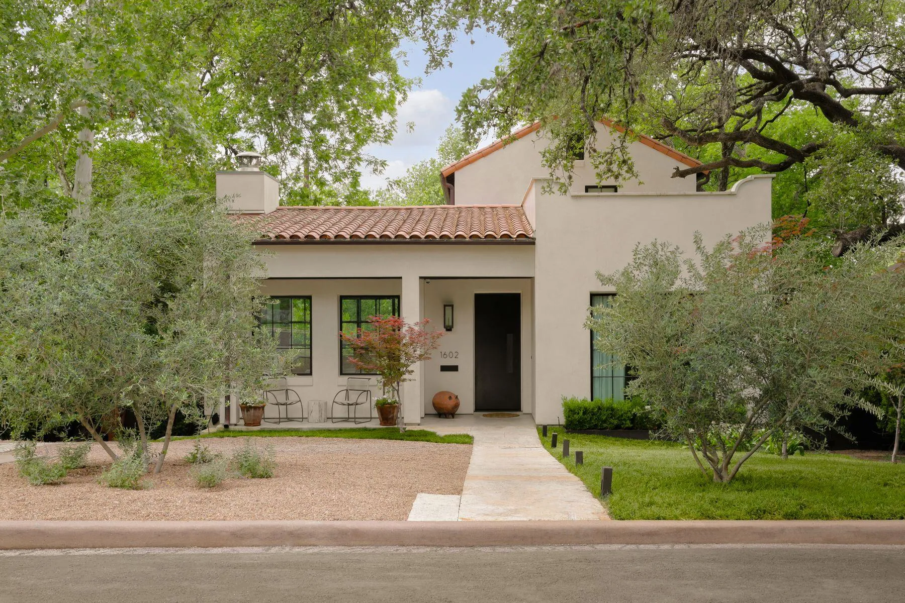 Photo 2 of 1602 ALTA VISTA AVE
