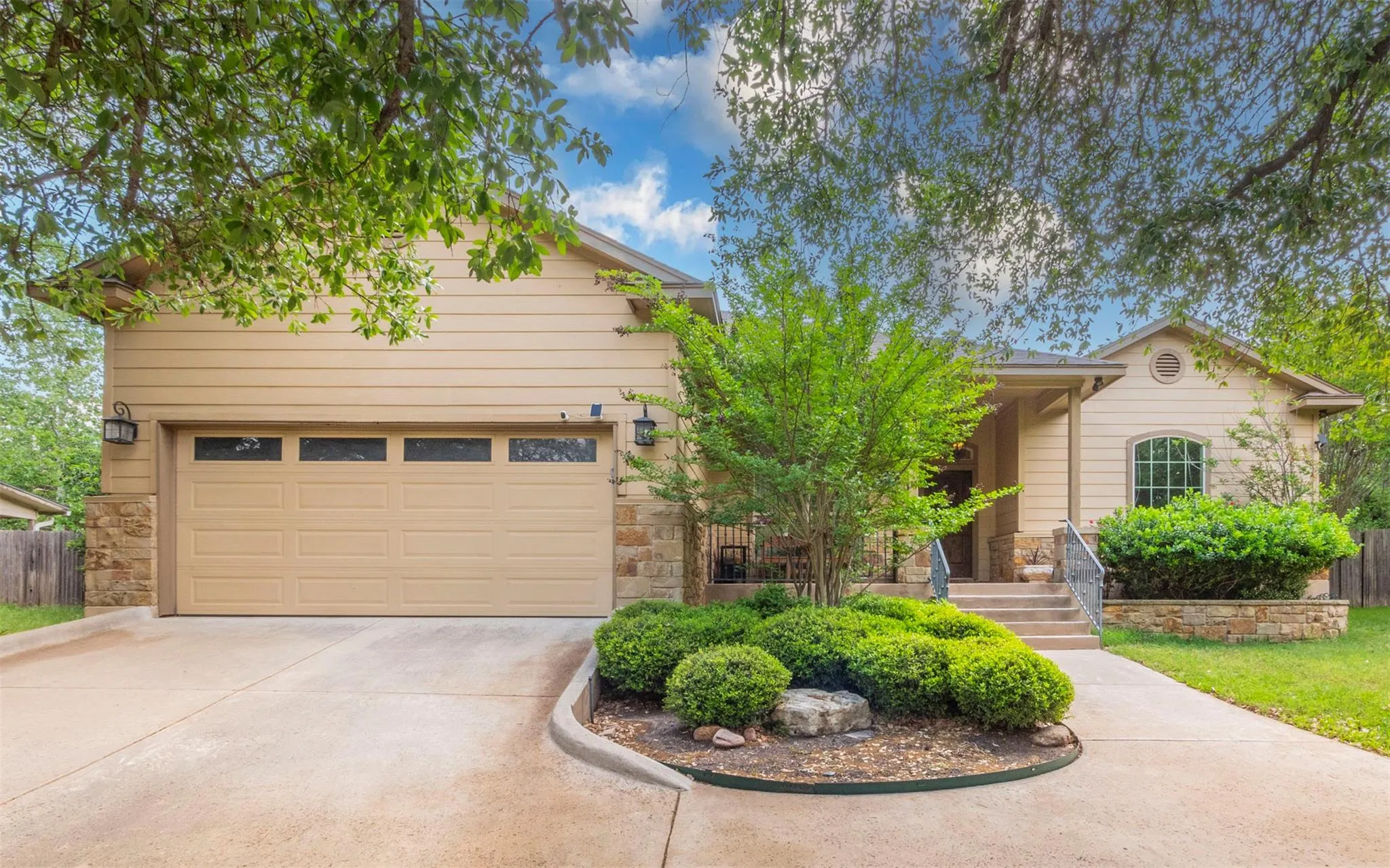 Photo of 10033 LONGHORN SKWY, Dripping Springs, TX, 78620