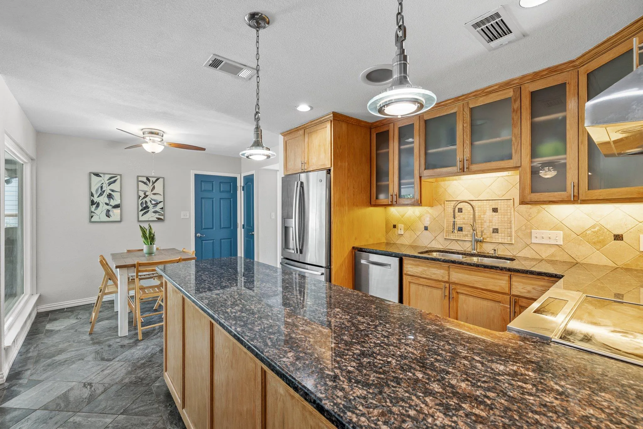 Photo 5 of 504 HEARTWOOD DR