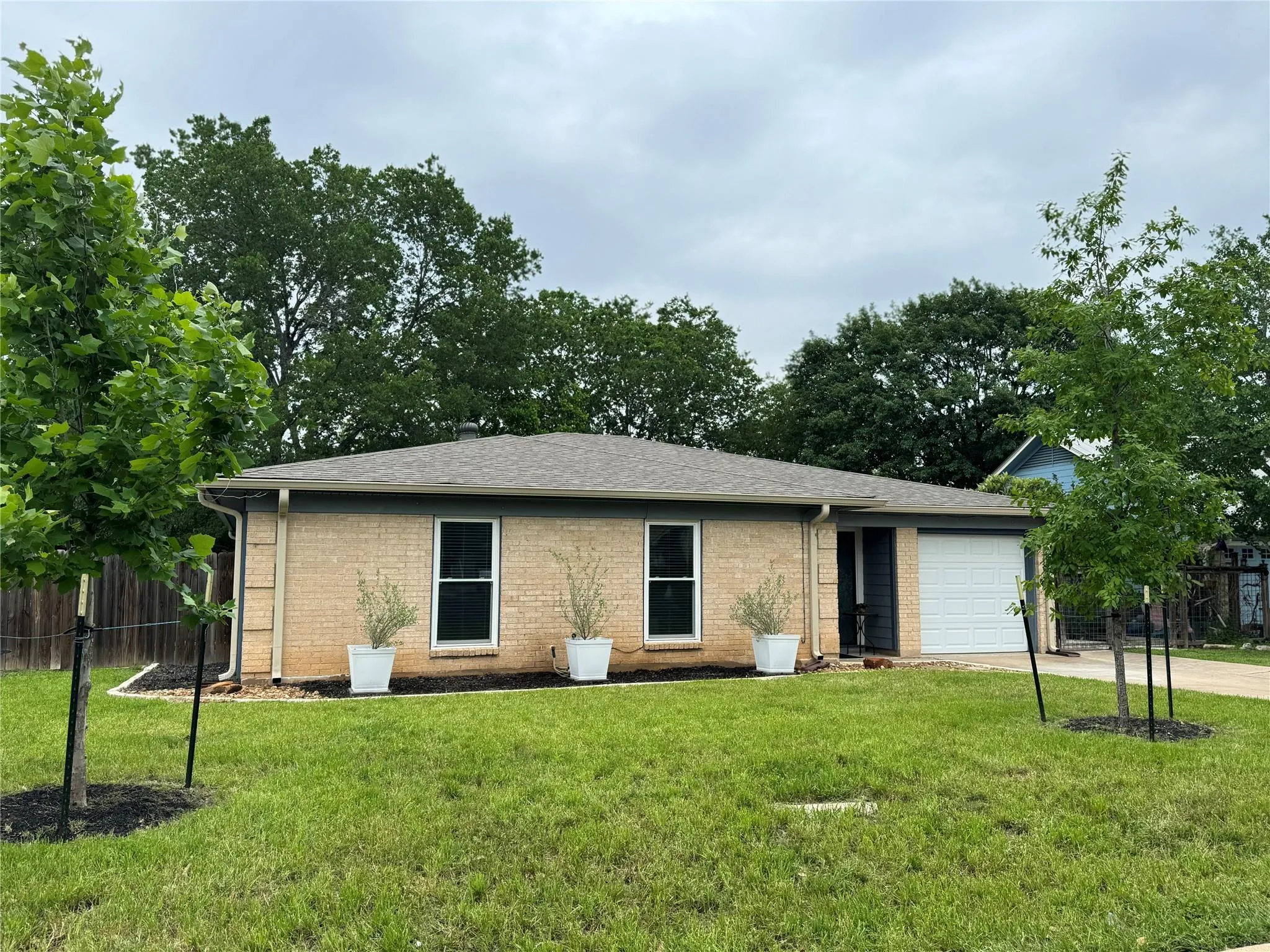 Photo of 504 HEARTWOOD DR, Austin, TX, 78745