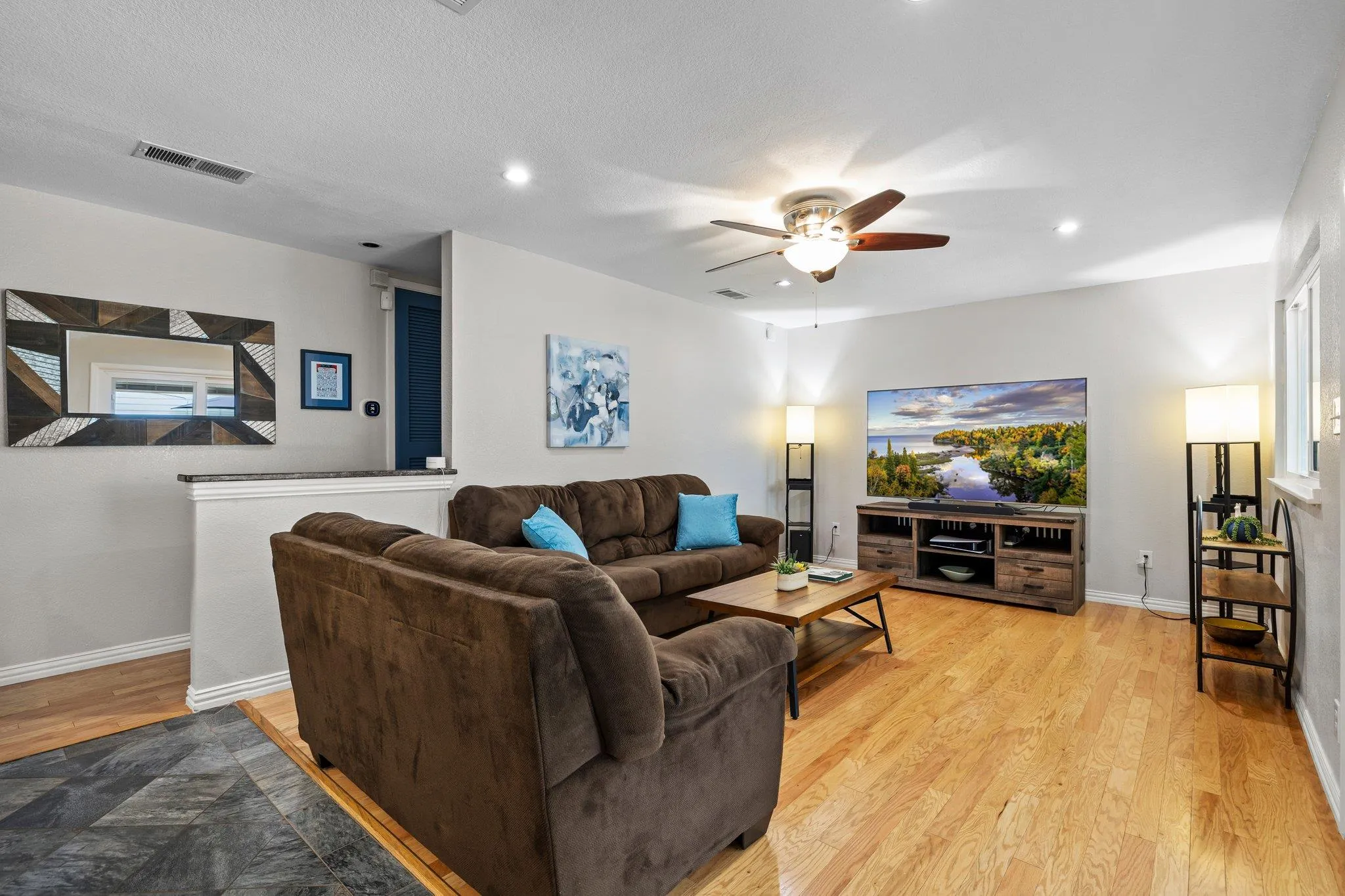 Photo 2 of 504 HEARTWOOD DR