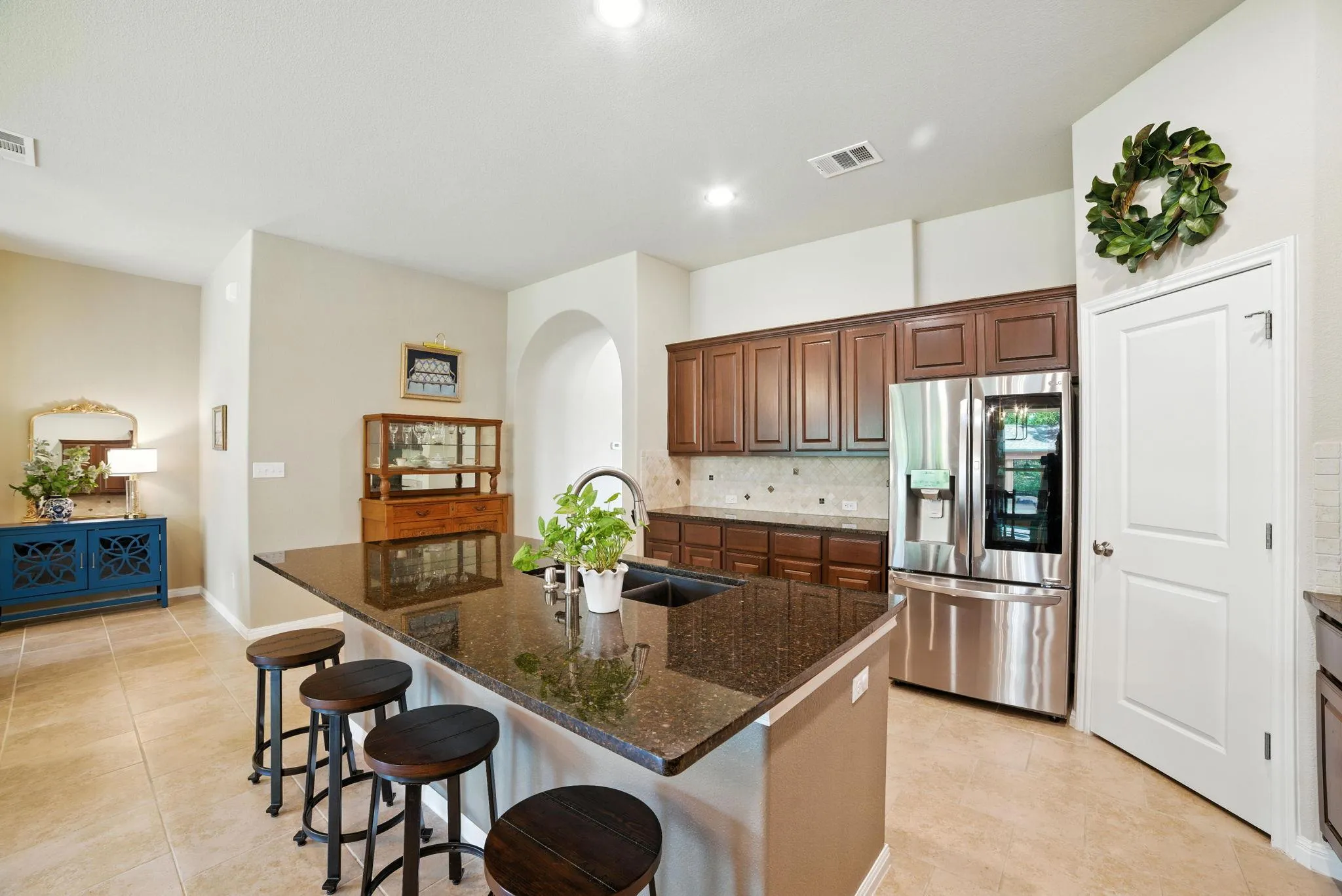 Photo 4 of 107 TYLEE CIR