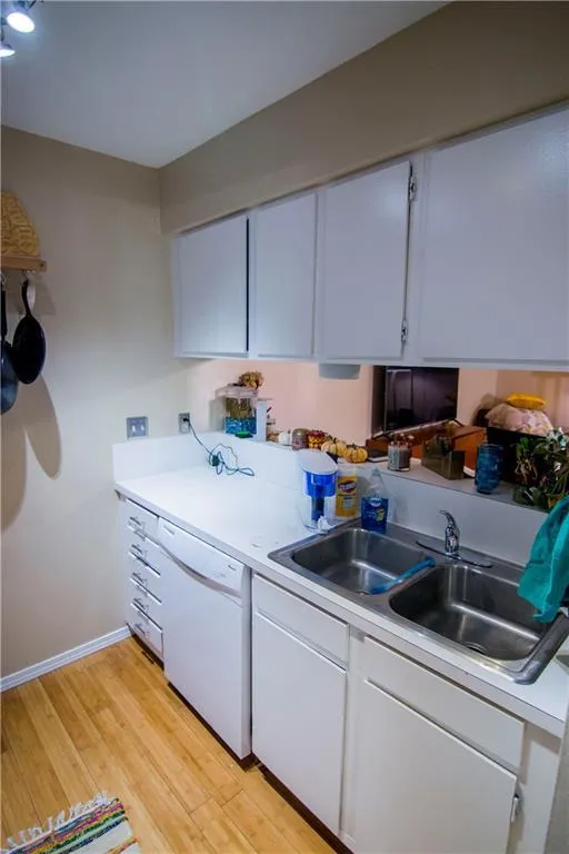 Photo 4 of 202 E 45TH ST #203