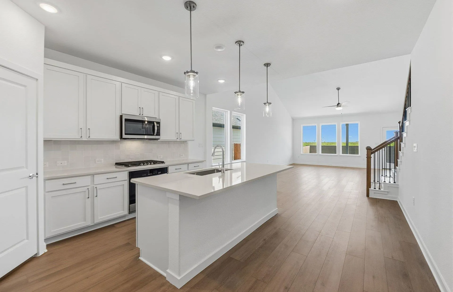 Photo 4 of 16107 EMMA EDGE LN