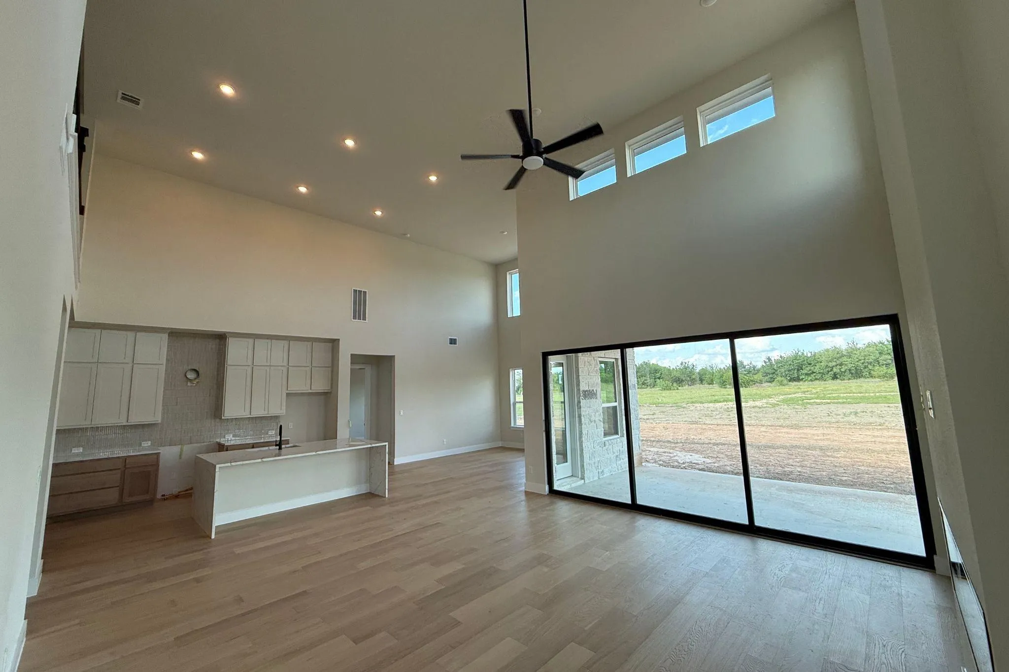 Photo 4 of 1412 PAXTON LN
