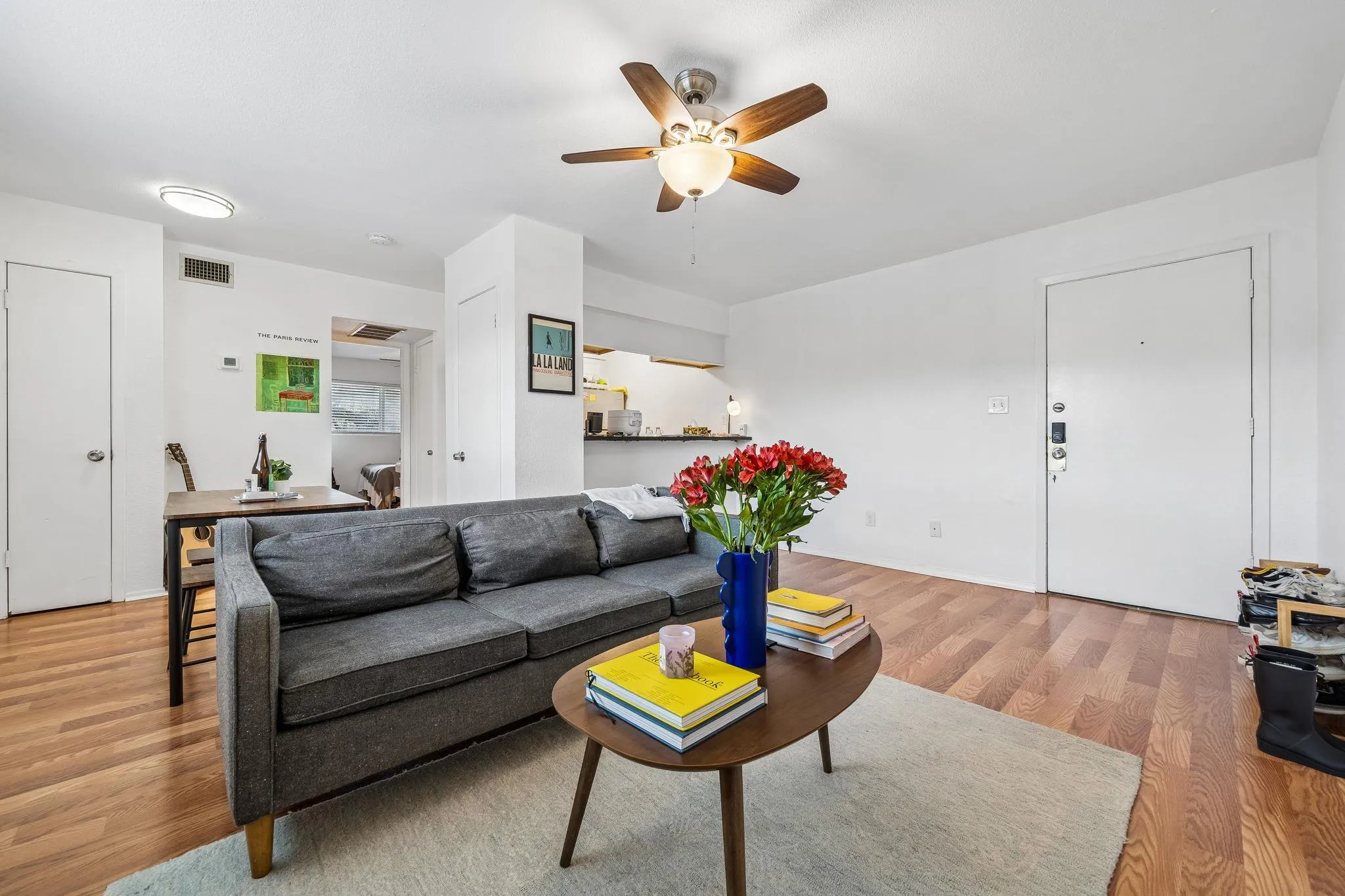 Photo 4 of 2207 LEON ST #307
