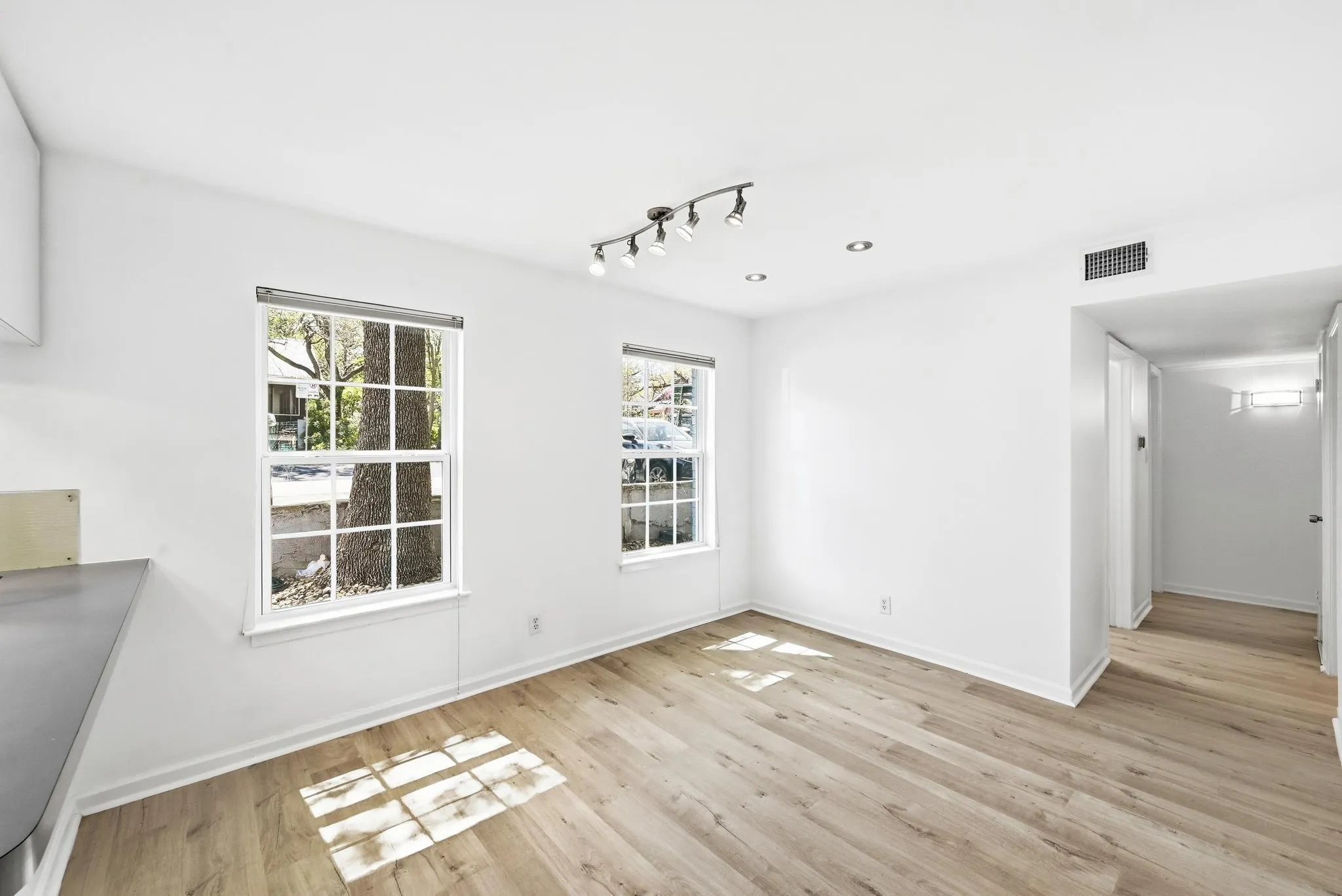 Photo 5 of 300 CROCKETT ST #116