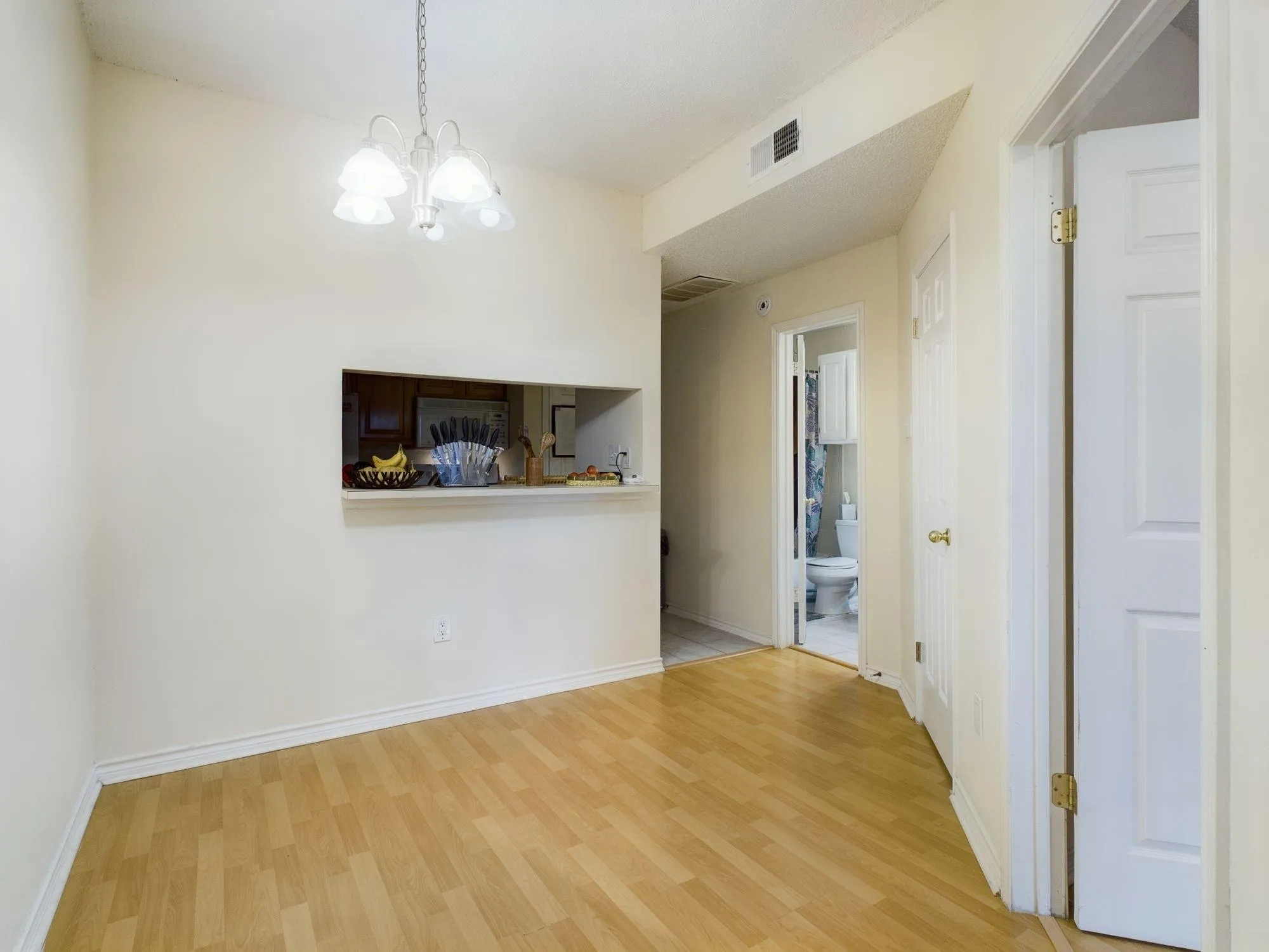 Photo 5 of 3001 CEDAR ST #209