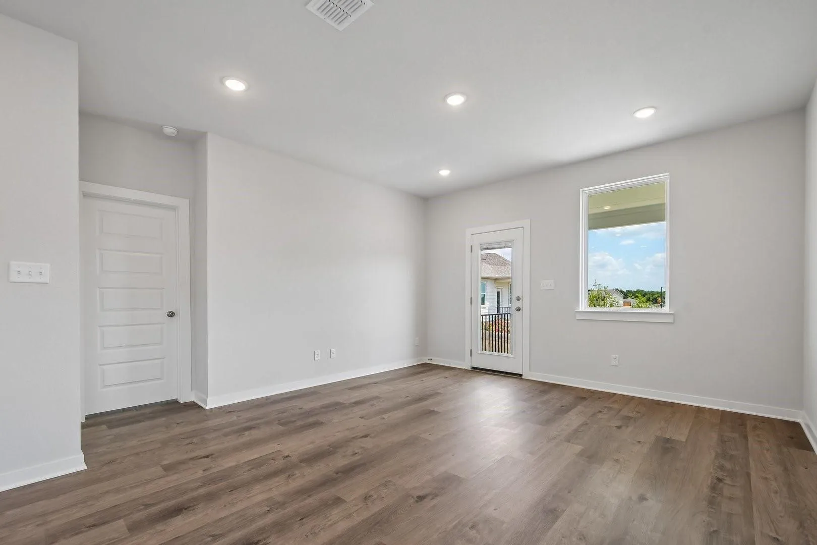 Photo 5 of 1209 LAVENDER WAY