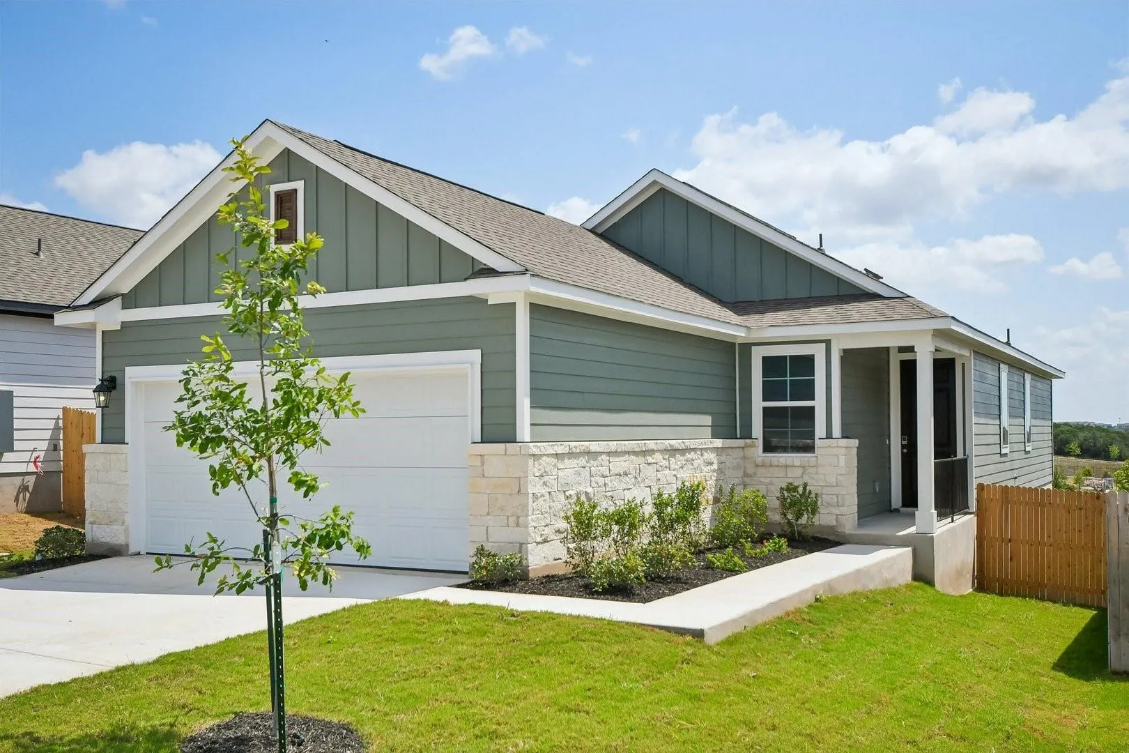 Photo 2 of 1209 LAVENDER WAY