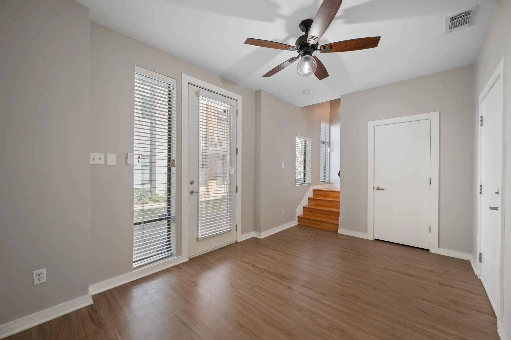 Photo 4 of 6000 S CONGRESS AVE #302