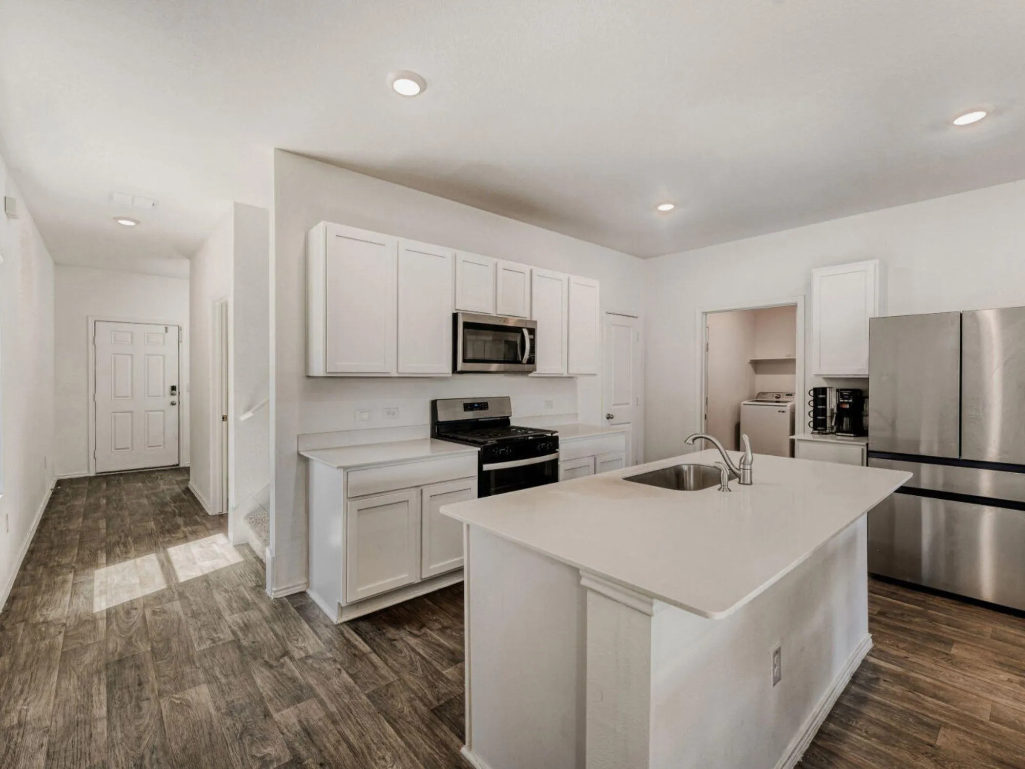 Photo 4 of 12421 SILVERSMITH LN