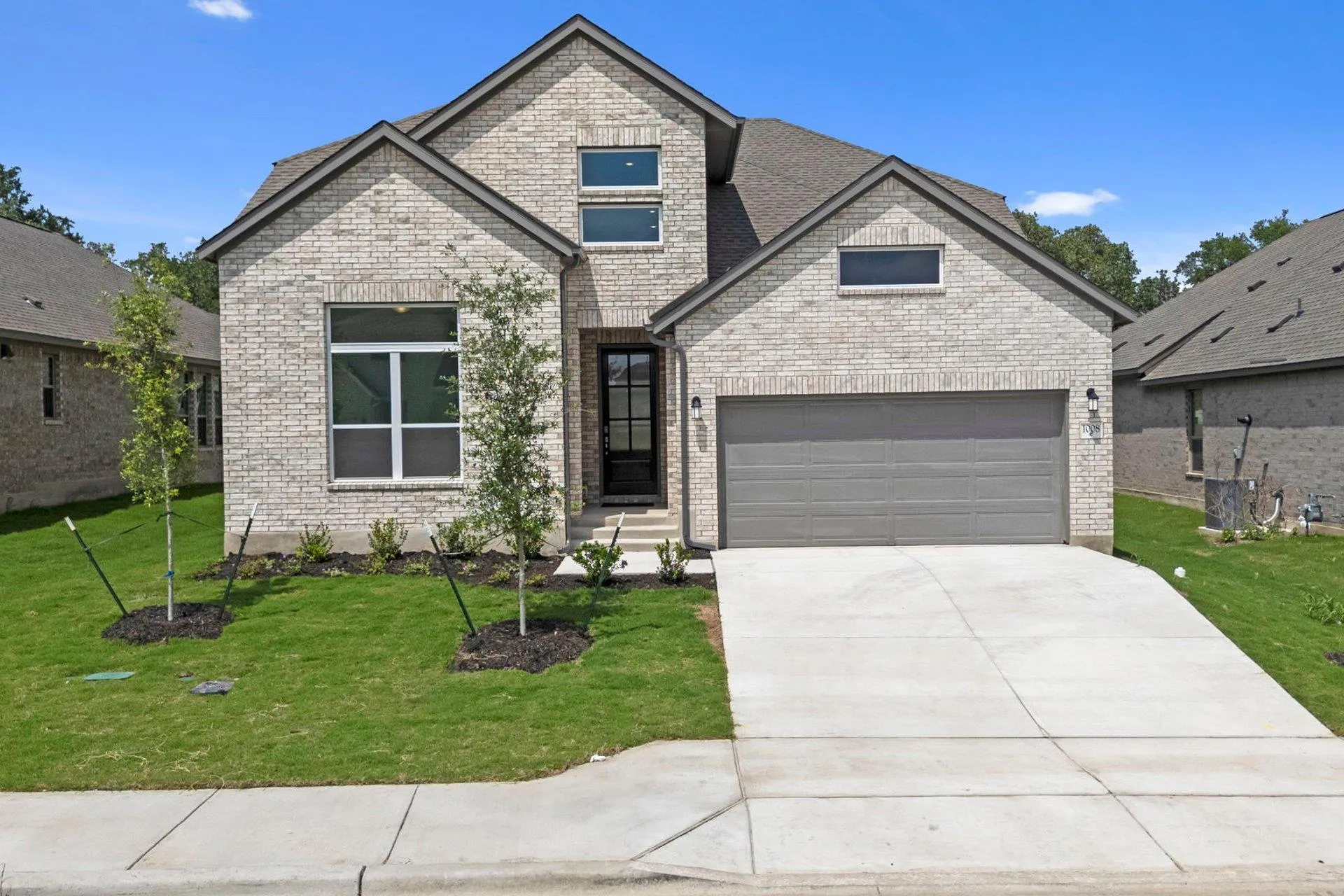 Photo 4 of 1008 ROLLINGWOOD TRL