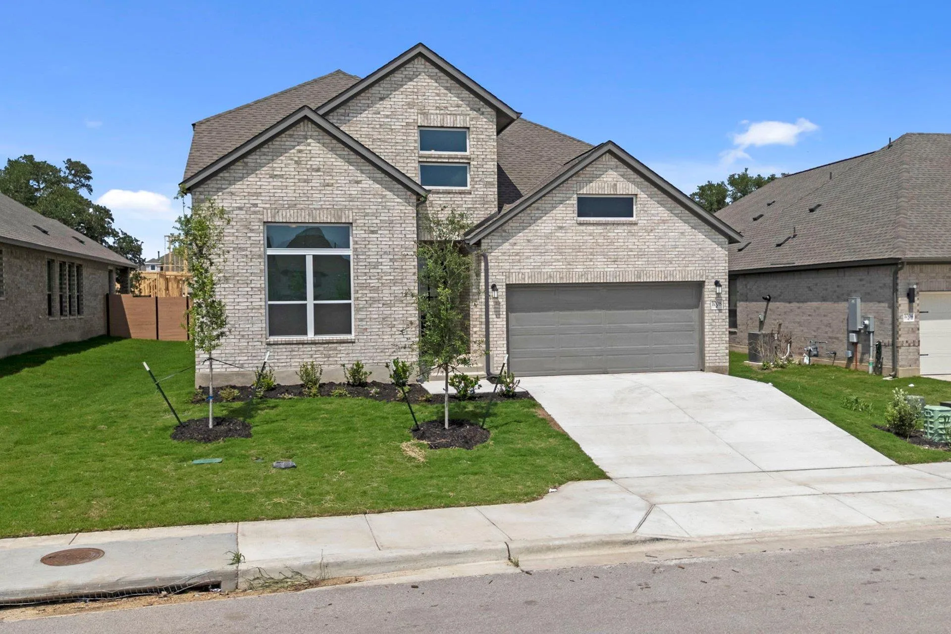 Photo 3 of 1008 ROLLINGWOOD TRL