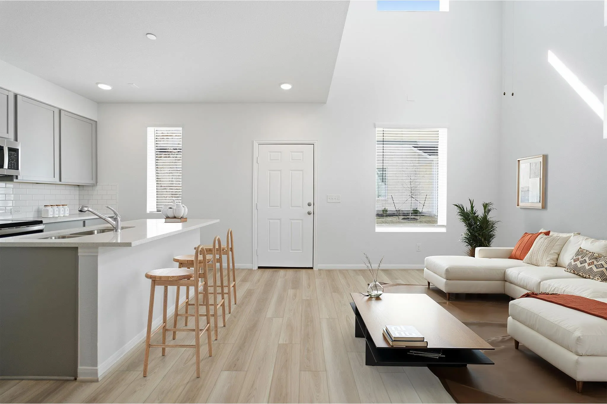 Photo 4 of 500 MUNICIPAL DR #401