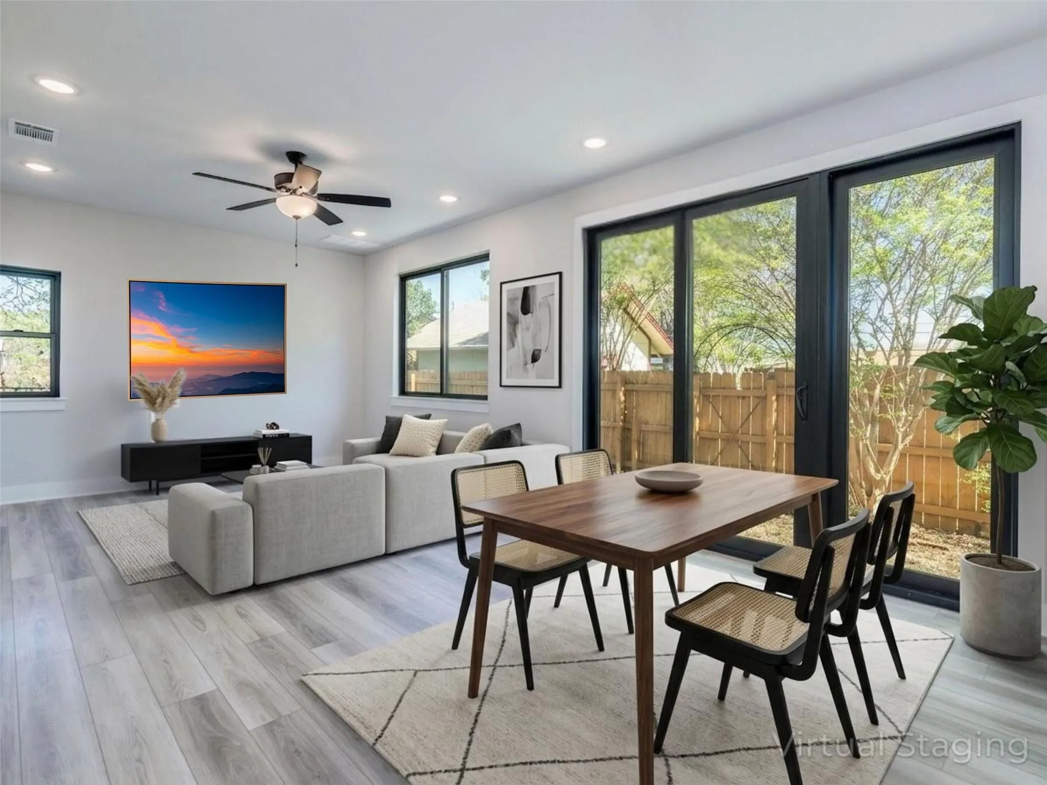 Photo 4 of 206 E WONSLEY DR #B