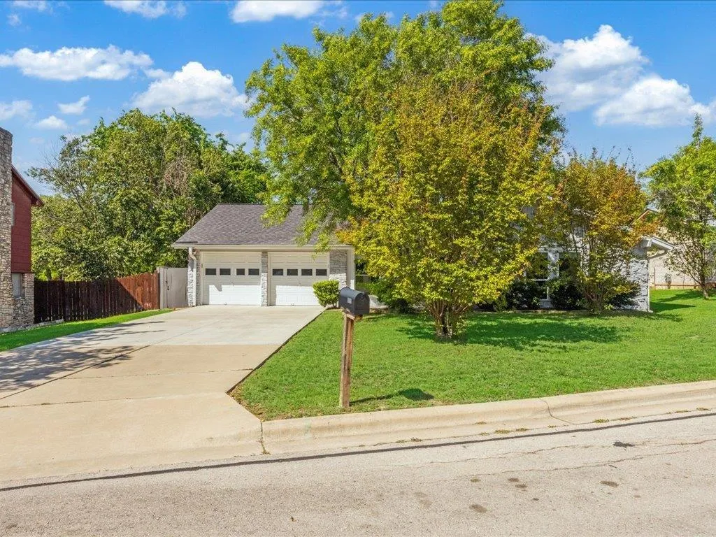 Photo 3 of 7302 MEADOWOOD DRIVE DR