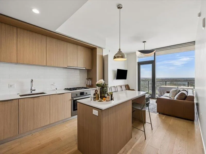 Photo 2 of 44 EAST AVE #1808