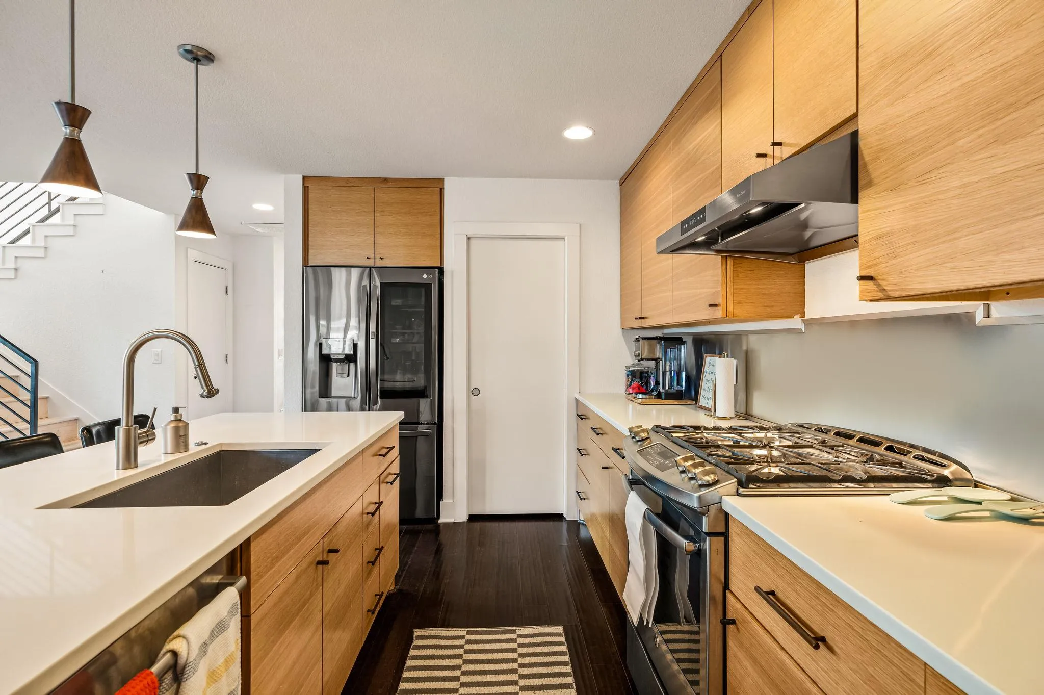 Photo 4 of 1124 LINDEN ST #B