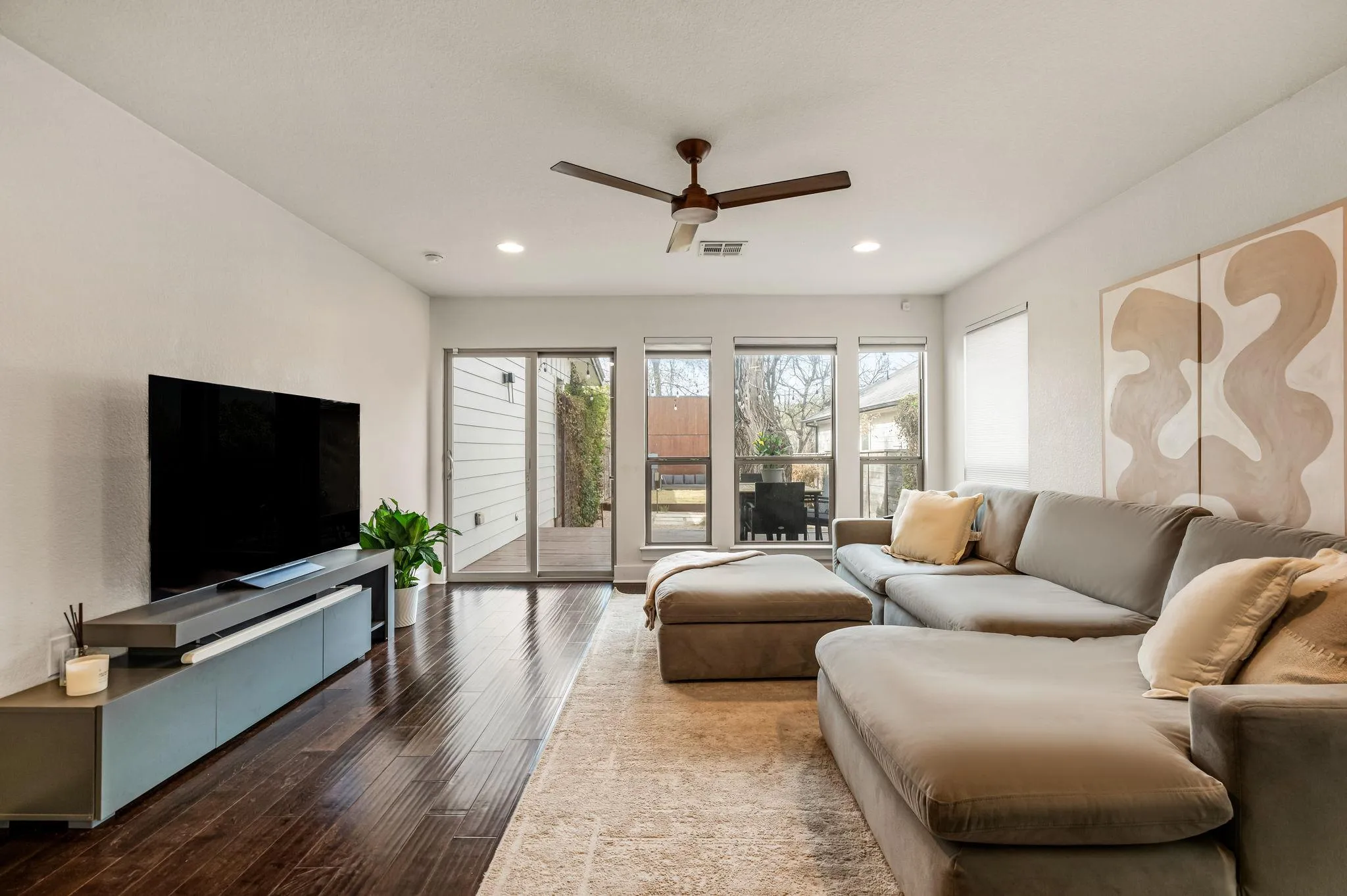 Photo 5 of 1124 LINDEN ST #B