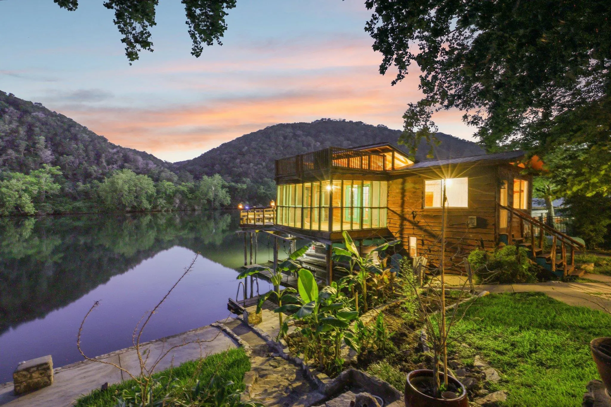 Photo of 12811 RIVER BND, Austin, 78732
