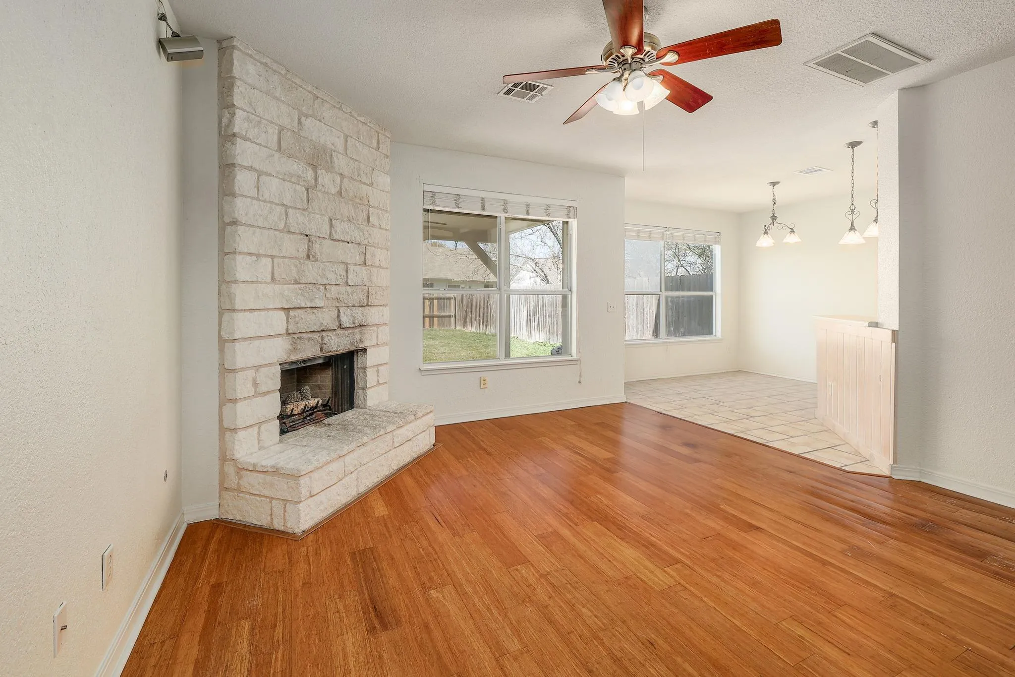 Photo 4 of 108 PRAIRIE SPRINGS CV