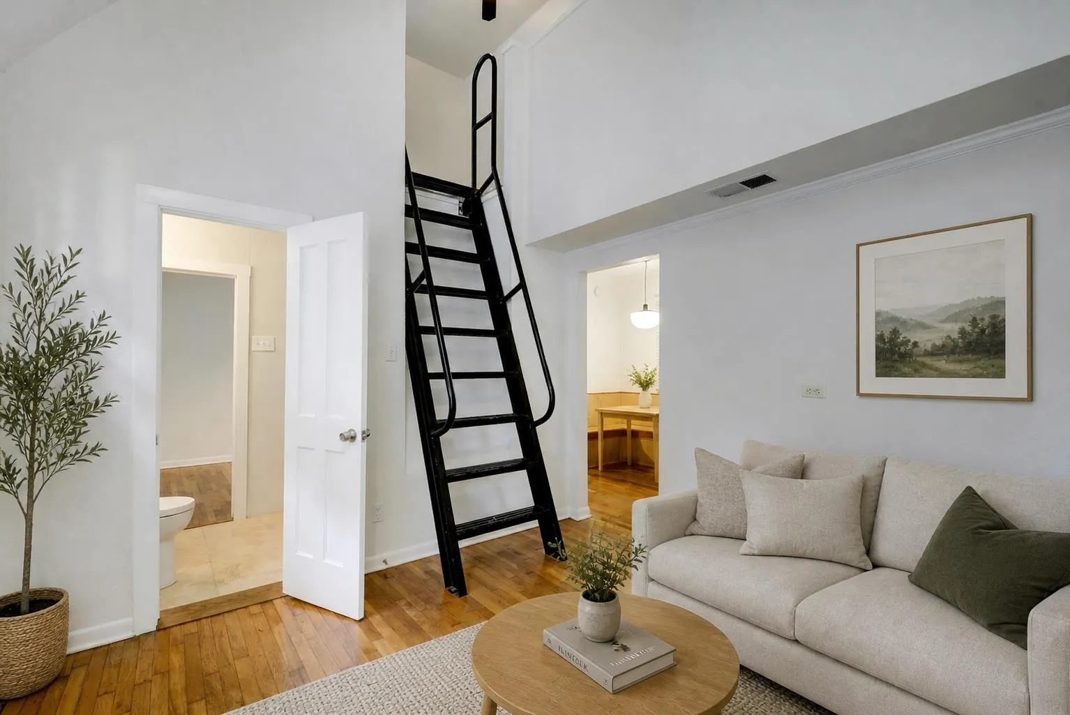 Photo 4 of 1110 W 22ND ST #13