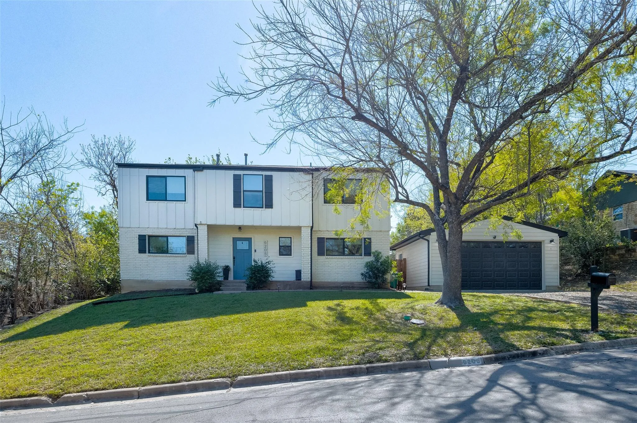 Photo of 6205 HYLAWN DR, Austin, TX, 78723