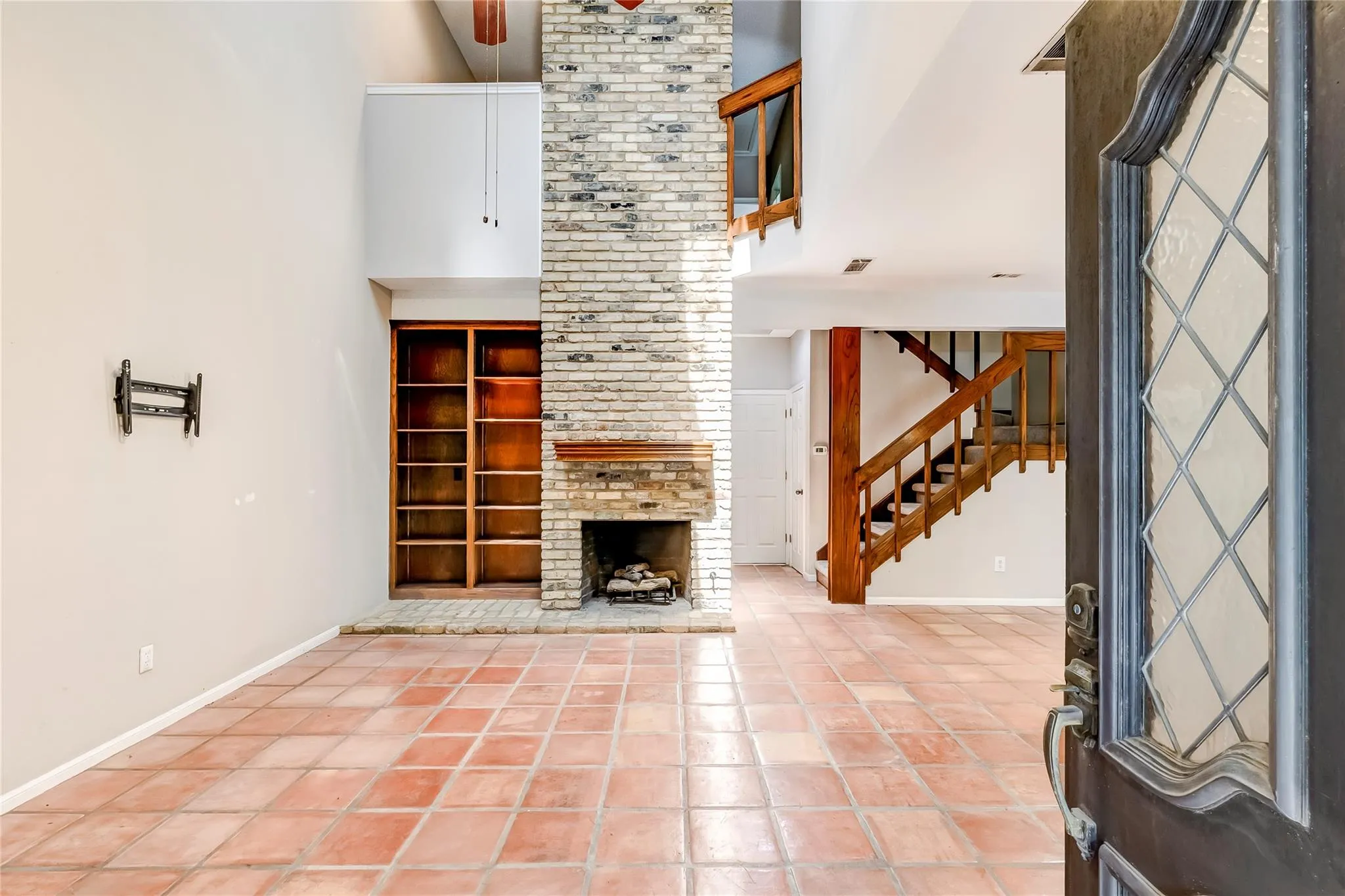 Photo 4 of 10819 CROWN COLONY DR #19