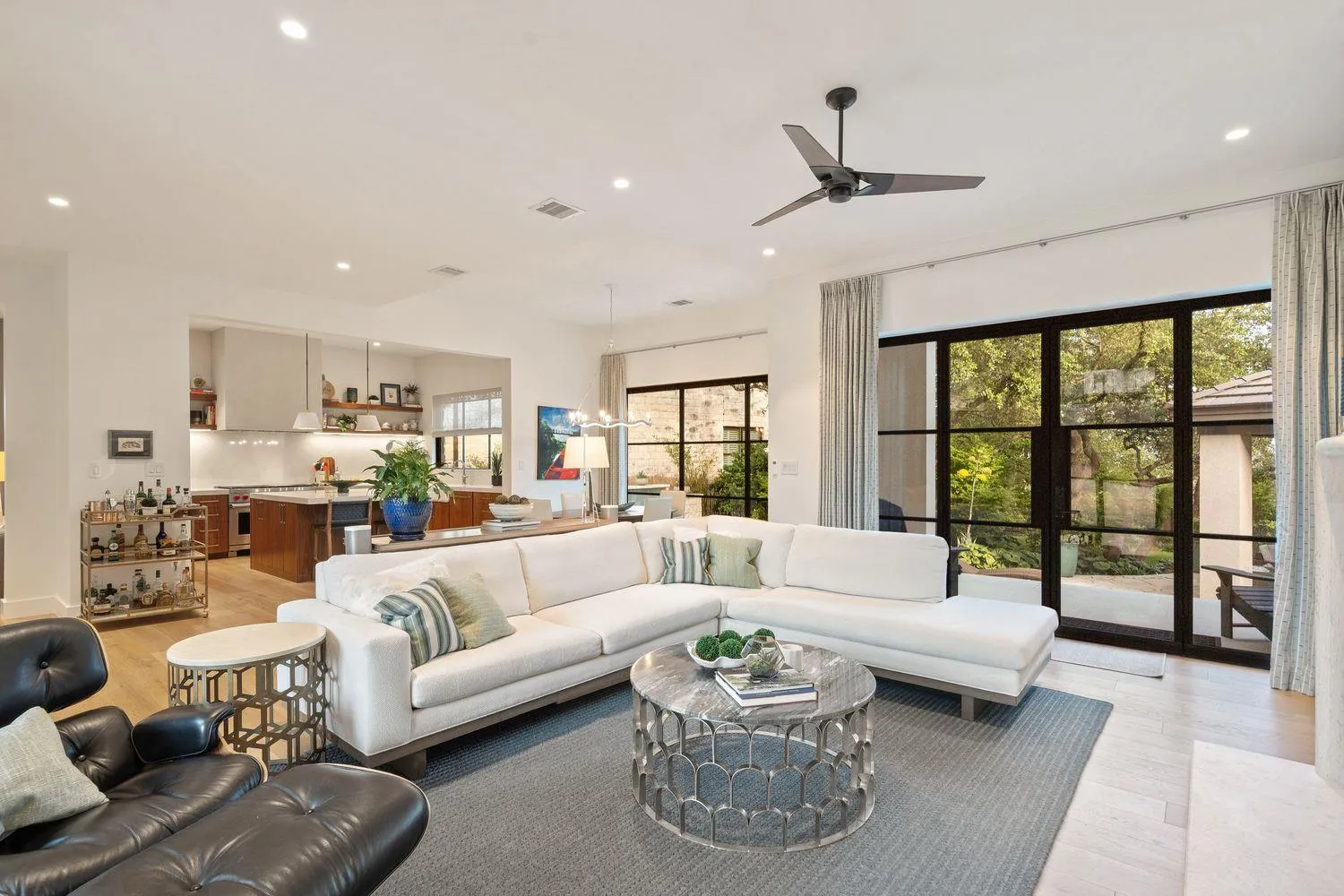 Photo 5 of 2300 BARTON CREEK BLVD #4