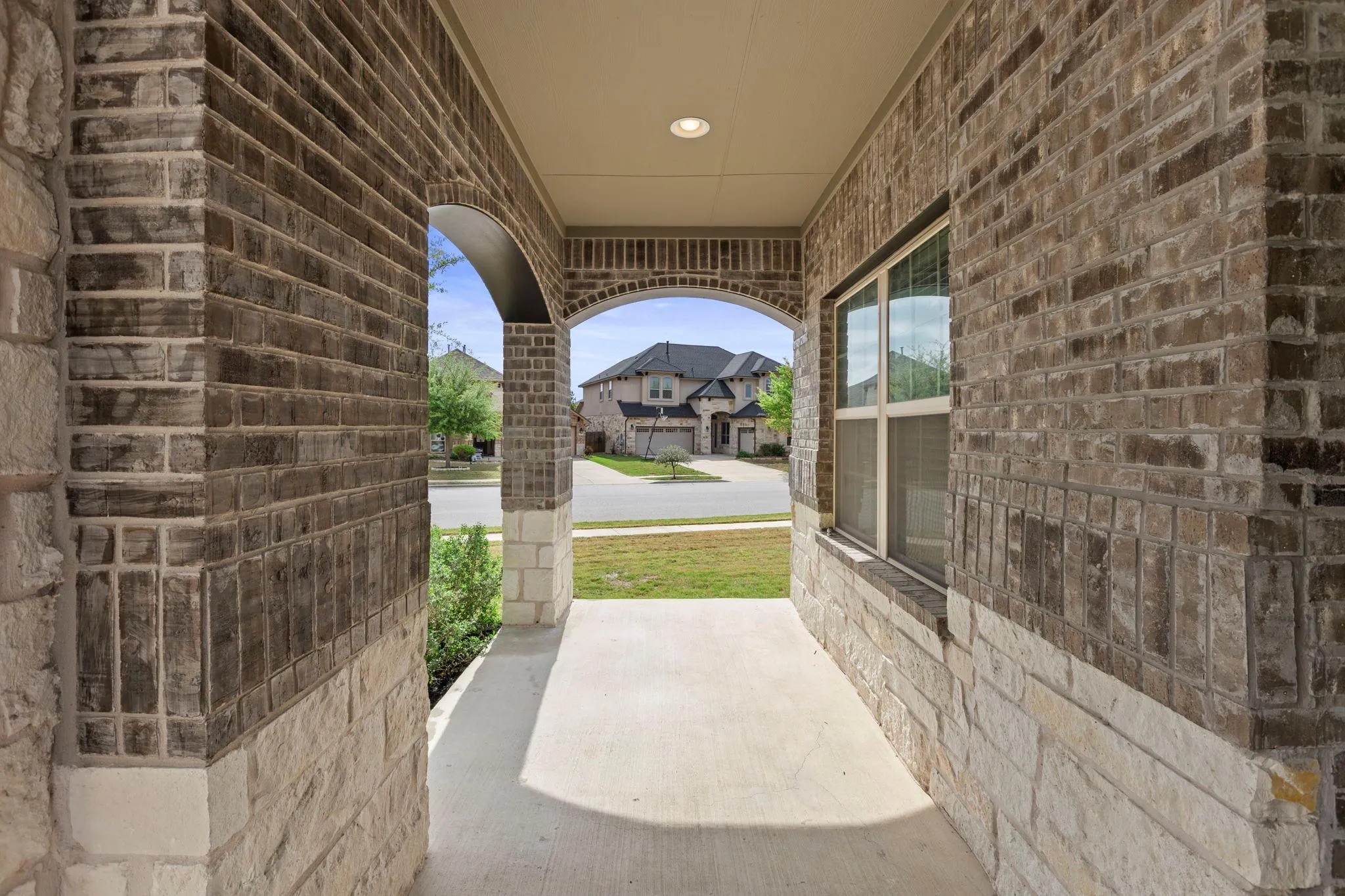 Photo 3 of 2309 LYLA LN
