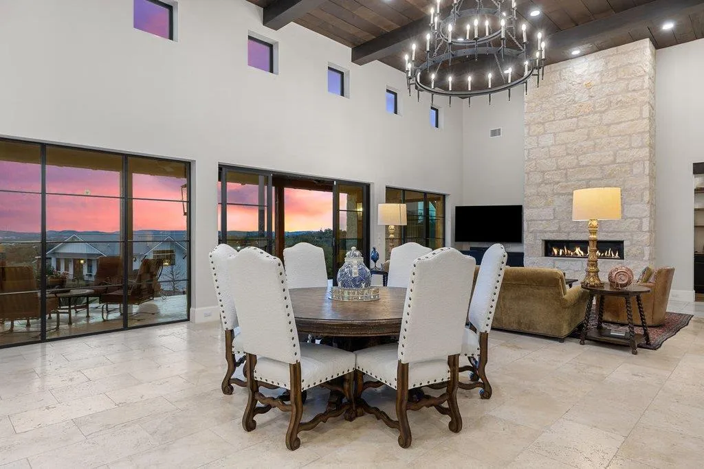 Photo 5 of 4001 TEJON CIR