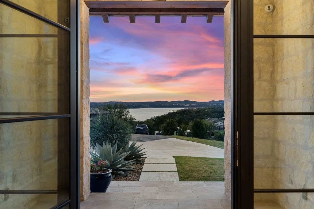 Photo of 4001 TEJON CIR, Austin, TX, 78734