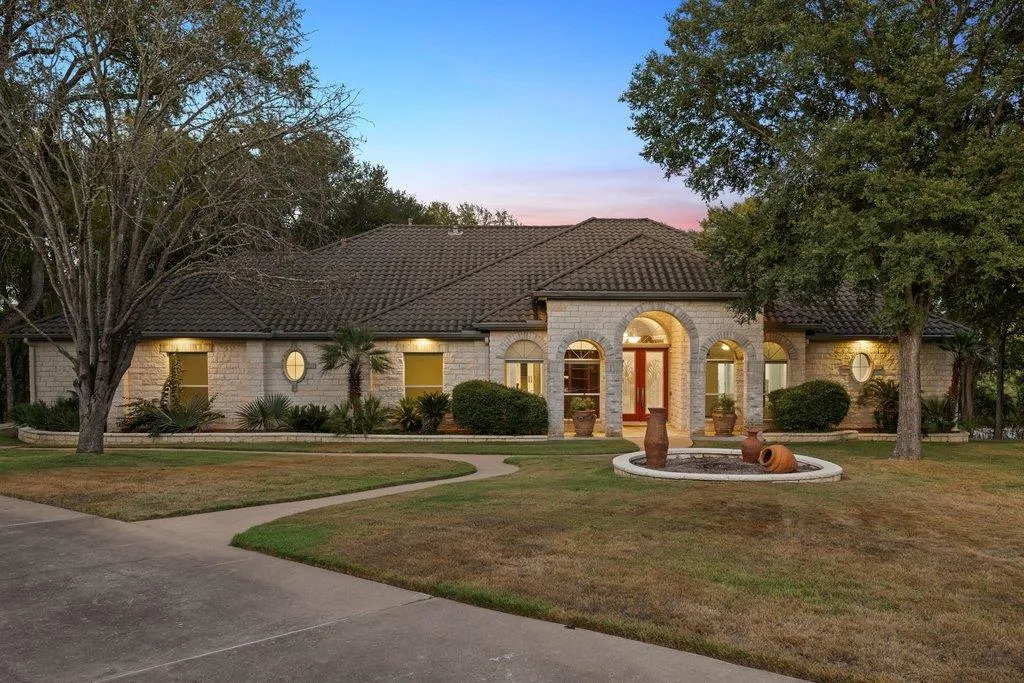 Photo of 142 LLANO CT, Cedar Creek, TX, 78612