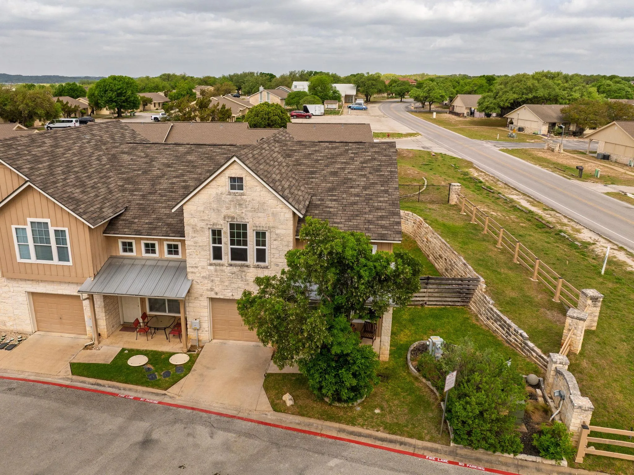 Photo 2 of 20900 WATERSIDE DR #1