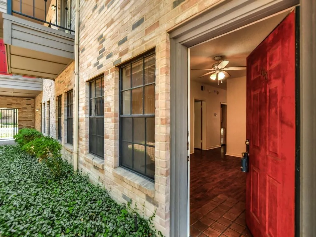 Photo 3 of 2216 SAN GABRIEL ST #105